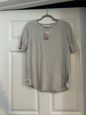 Jane and Delancey Light Gray Short-Sleeve Crewneck Tee